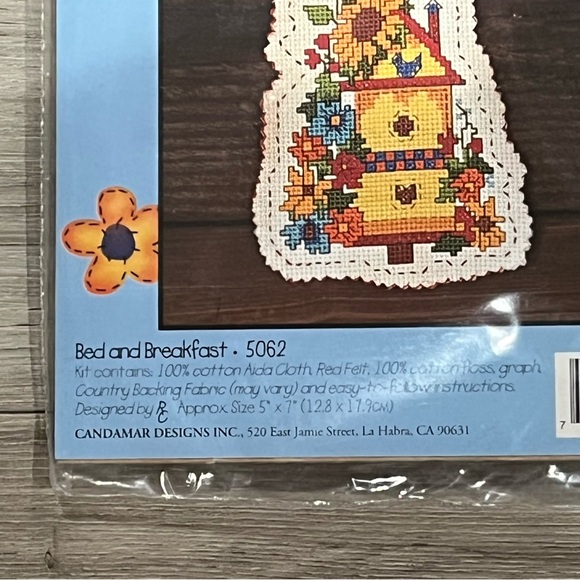 NWT Quilt Ups Bed & Breakfast Quilted Counted Cross Stitch Kit - Picture 6 of 13